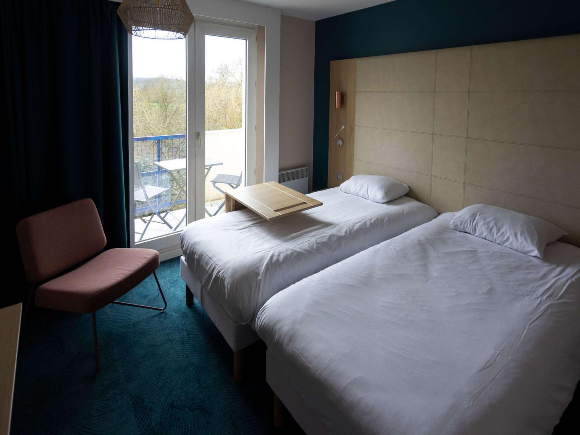 Ibis Styles Chinon Hotel Bagian luar foto
