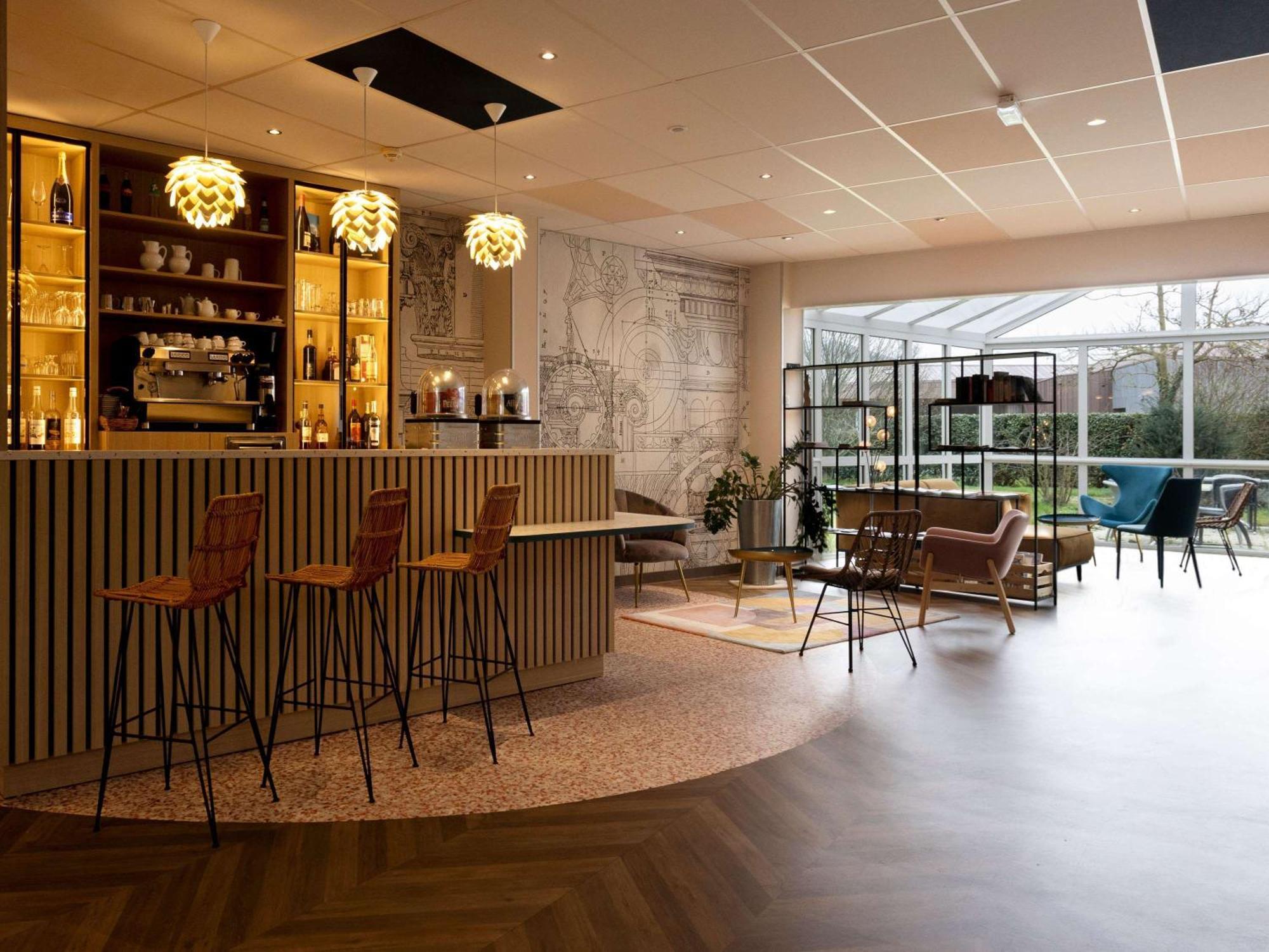 Ibis Styles Chinon Hotel Bagian luar foto