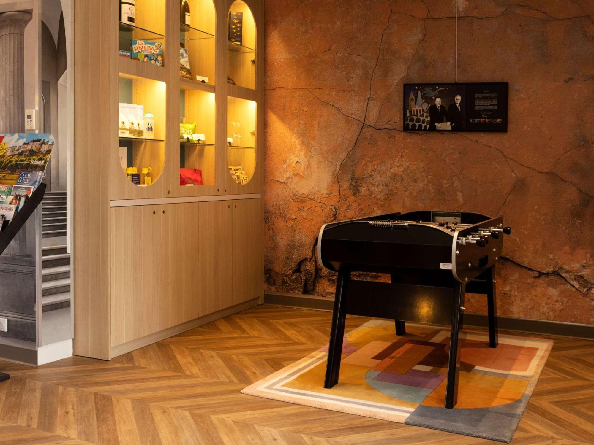 Ibis Styles Chinon Hotel Bagian luar foto